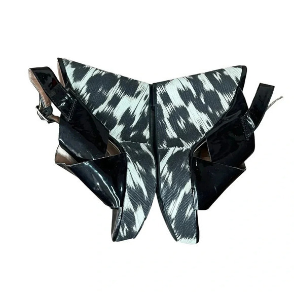 BCBG GENERATION BLACK PATENT LEATHER WEDGE WOMEN'S SIZE 8 - Picture 8 of 13